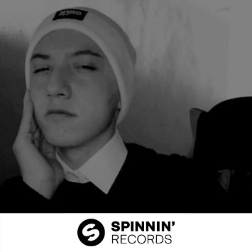 Aarøn Møriox